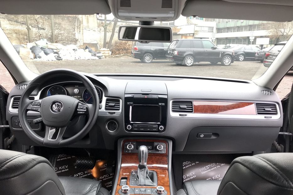 Продам Volkswagen Touareg TDI Официальный 2013 года в Киеве