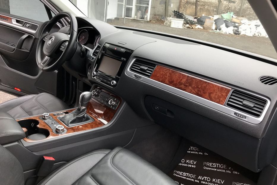 Продам Volkswagen Touareg TDI Официальный 2013 года в Киеве