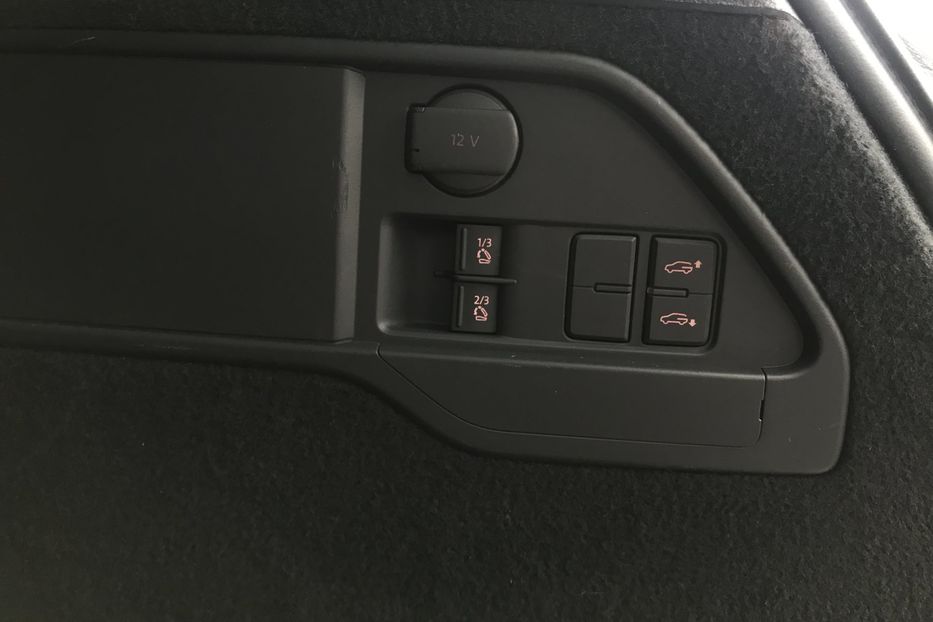 Продам Volkswagen Touareg TDI Официальный 2013 года в Киеве
