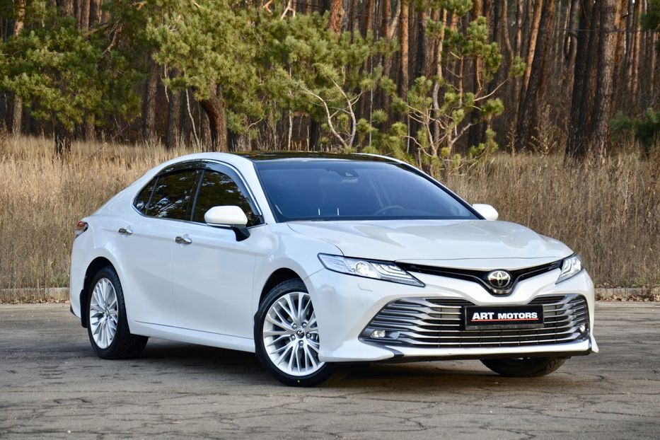 Продам Toyota Camry 2018 года в Киеве