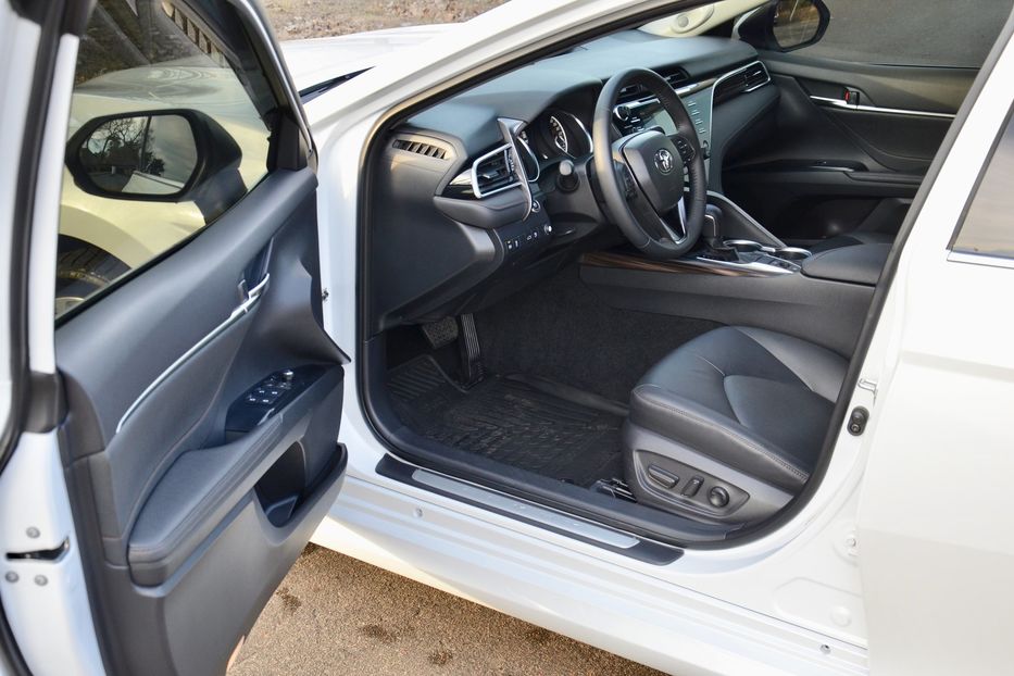 Продам Toyota Camry 2018 года в Киеве