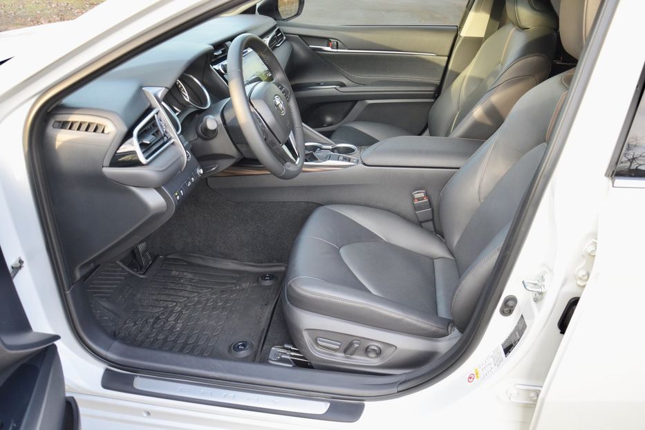Продам Toyota Camry 2018 года в Киеве