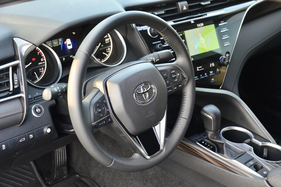 Продам Toyota Camry 2018 года в Киеве