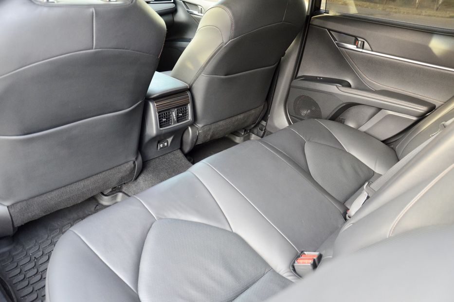 Продам Toyota Camry 2018 года в Киеве
