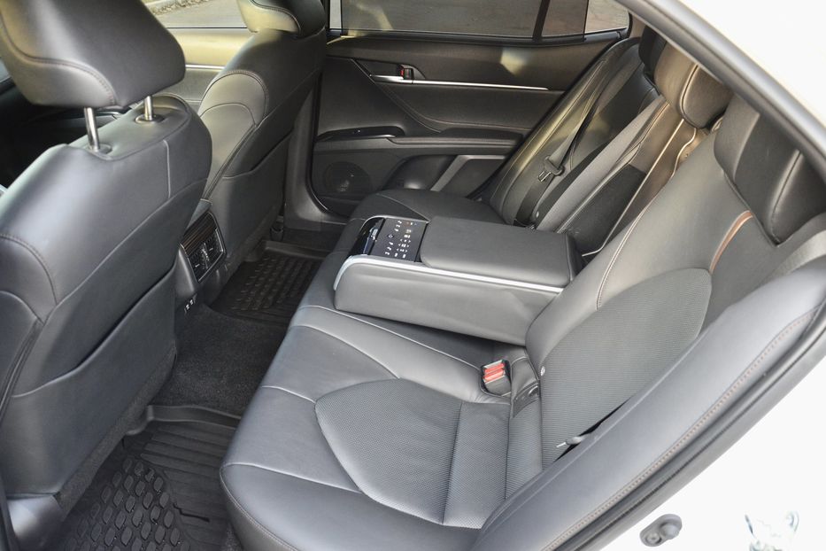 Продам Toyota Camry 2018 года в Киеве