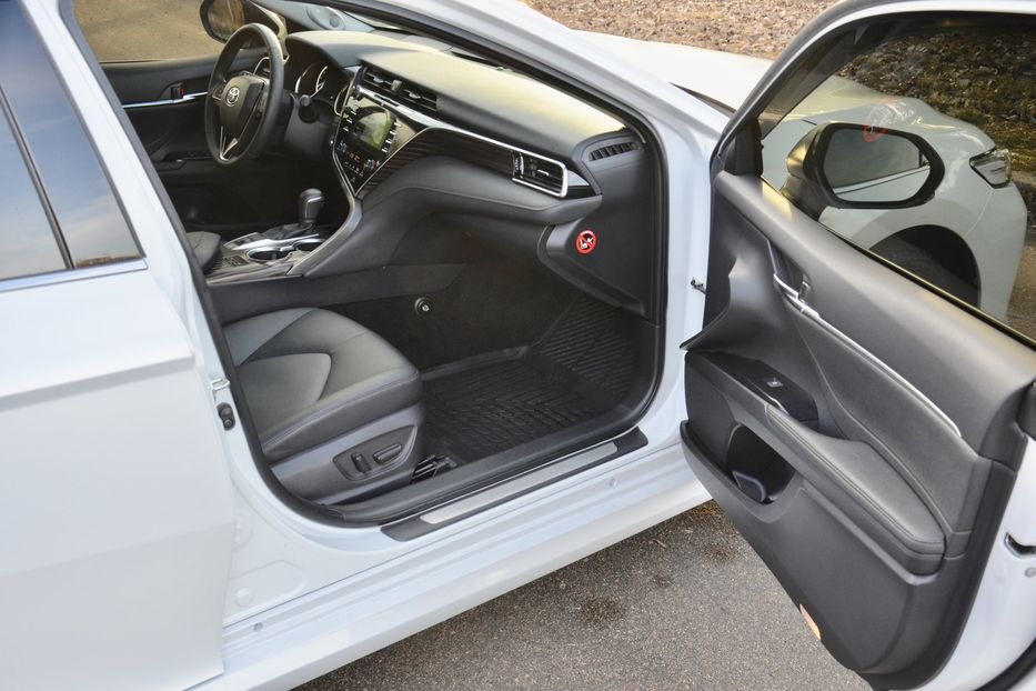 Продам Toyota Camry 2018 года в Киеве