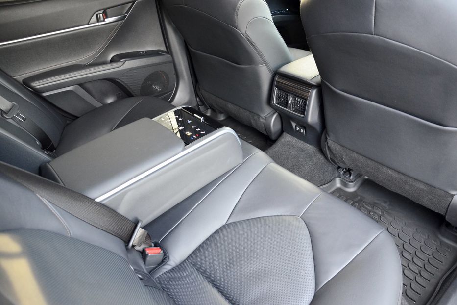 Продам Toyota Camry 2018 года в Киеве