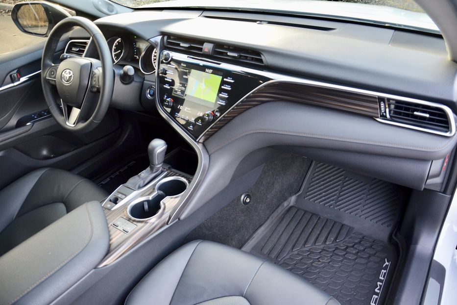 Продам Toyota Camry 2018 года в Киеве