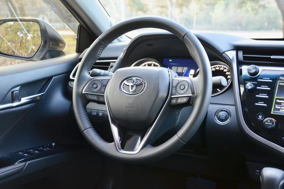 Продам Toyota Camry 2018 года в Киеве