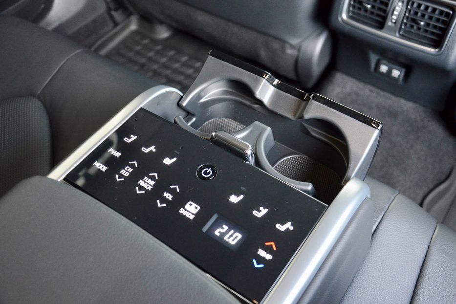 Продам Toyota Camry 2018 года в Киеве