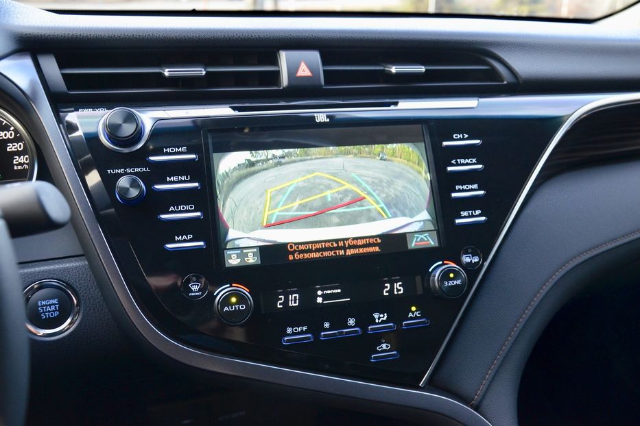 Продам Toyota Camry 2018 года в Киеве