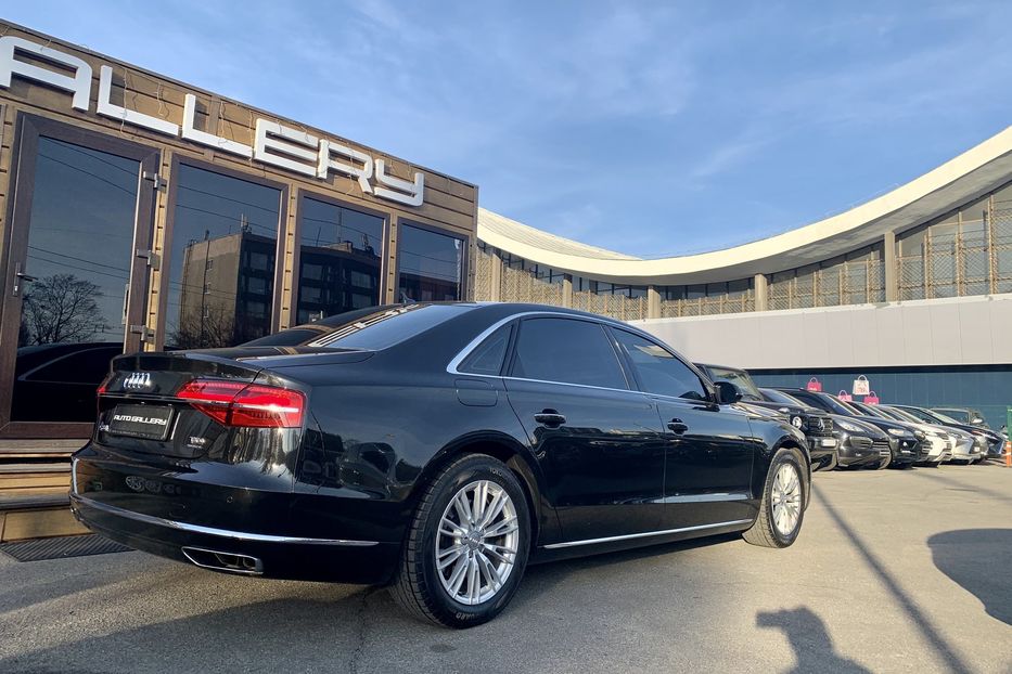 Продам Audi A8 Long 3.0L diesel  2017 года в Киеве