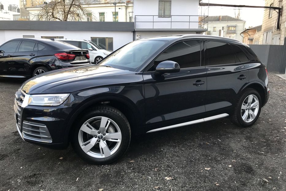 Продам Audi Q5 2.0 T 2018 года в Киеве