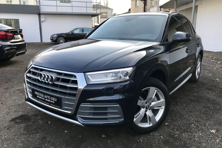 Продам Audi Q5 2.0 T 2018 года в Киеве