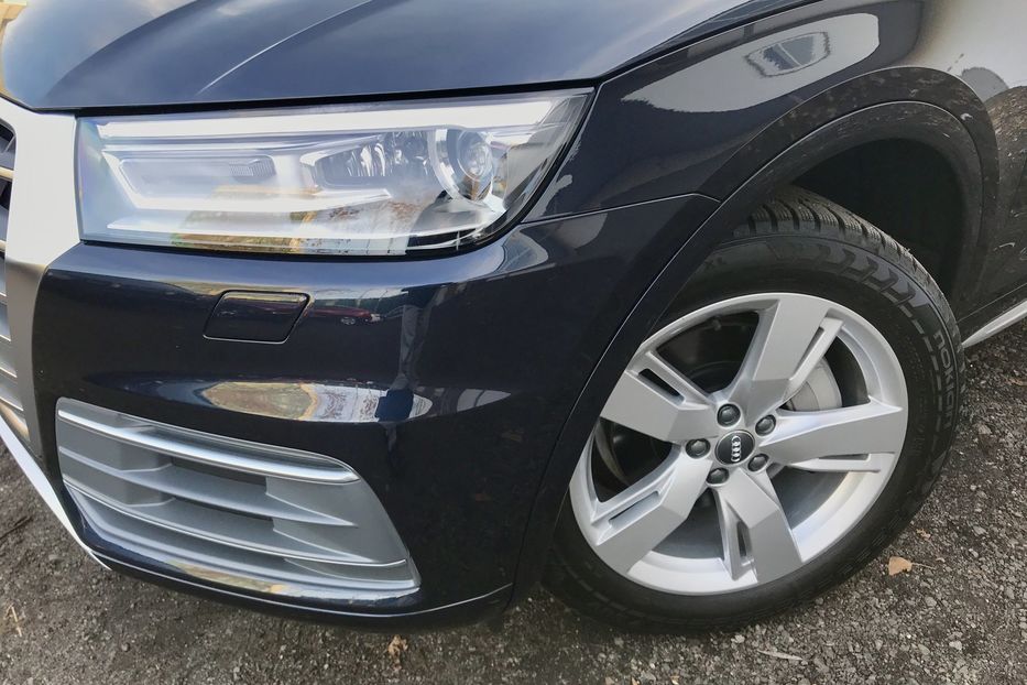 Продам Audi Q5 2.0 T 2018 года в Киеве