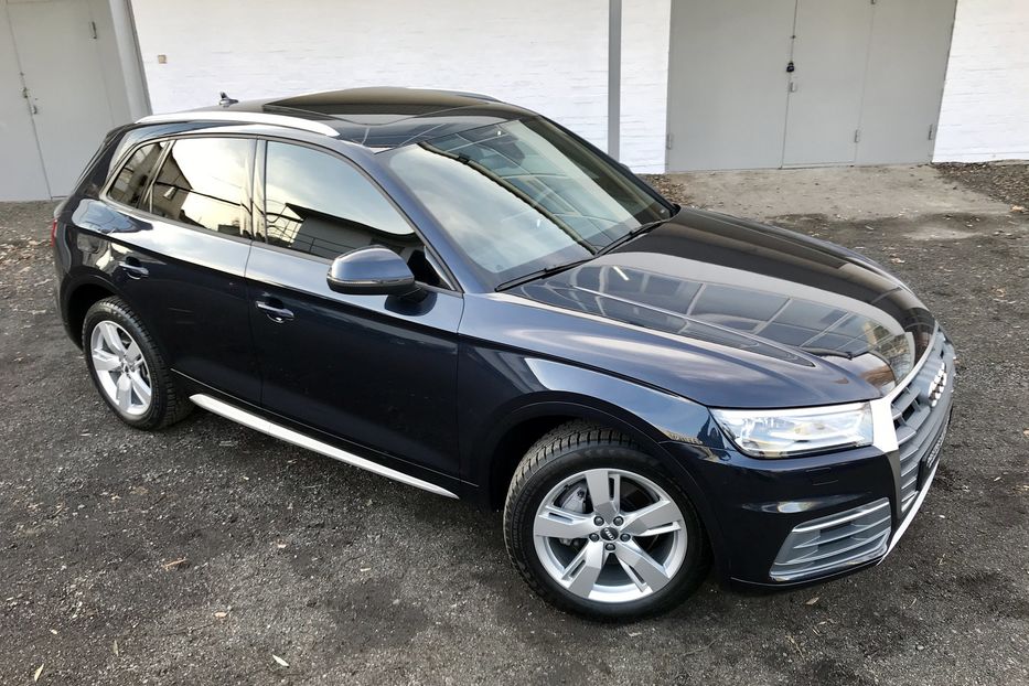 Продам Audi Q5 2.0 T 2018 года в Киеве