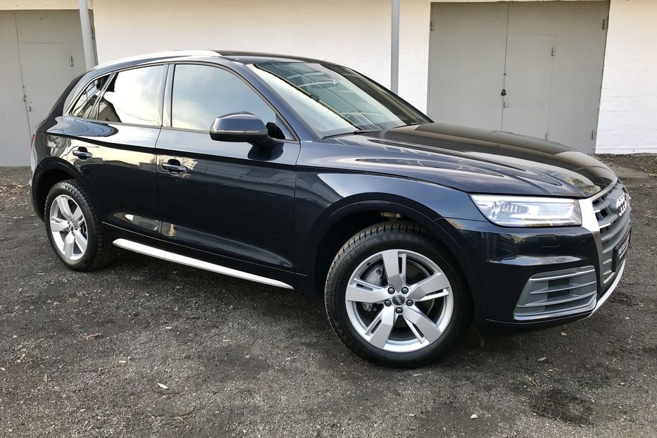 Продам Audi Q5 2.0 T 2018 года в Киеве