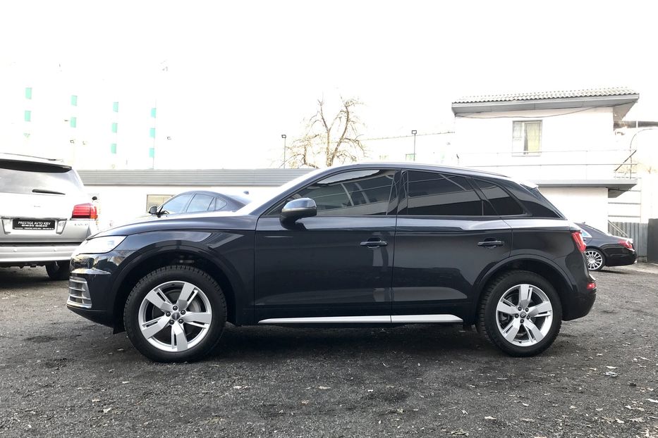 Продам Audi Q5 2.0 T 2018 года в Киеве