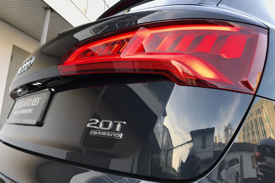 Продам Audi Q5 2.0 T 2018 года в Киеве