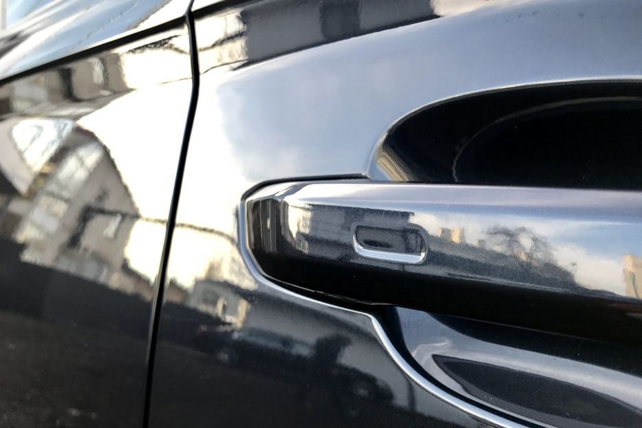 Продам Audi Q5 2.0 T 2018 года в Киеве