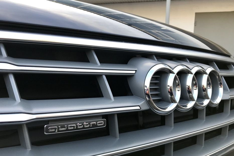 Продам Audi Q5 2.0 T 2018 года в Киеве
