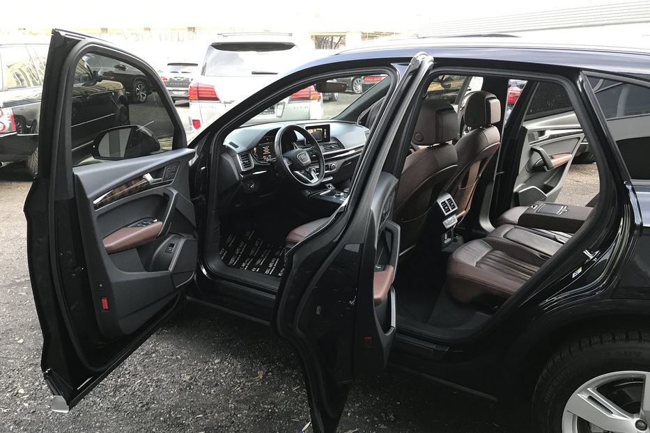 Продам Audi Q5 2.0 T 2018 года в Киеве