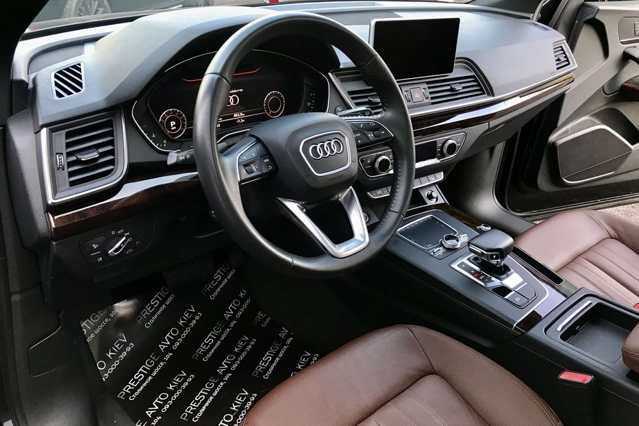 Продам Audi Q5 2.0 T 2018 года в Киеве