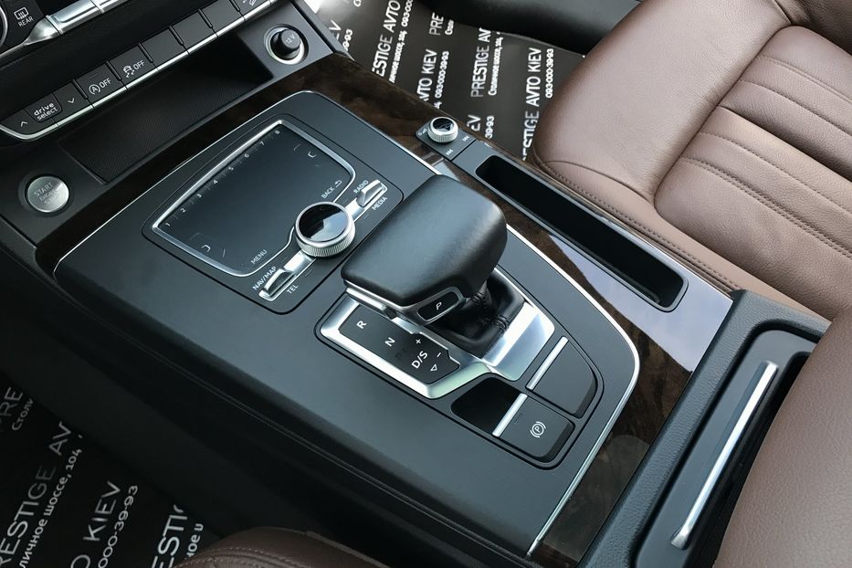 Продам Audi Q5 2.0 T 2018 года в Киеве