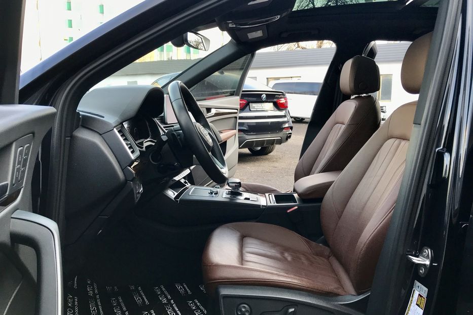 Продам Audi Q5 2.0 T 2018 года в Киеве