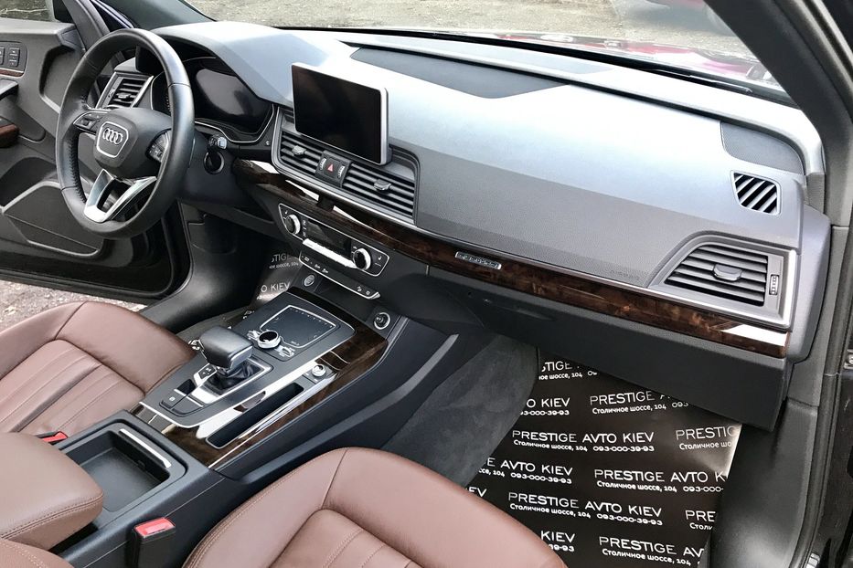 Продам Audi Q5 2.0 T 2018 года в Киеве