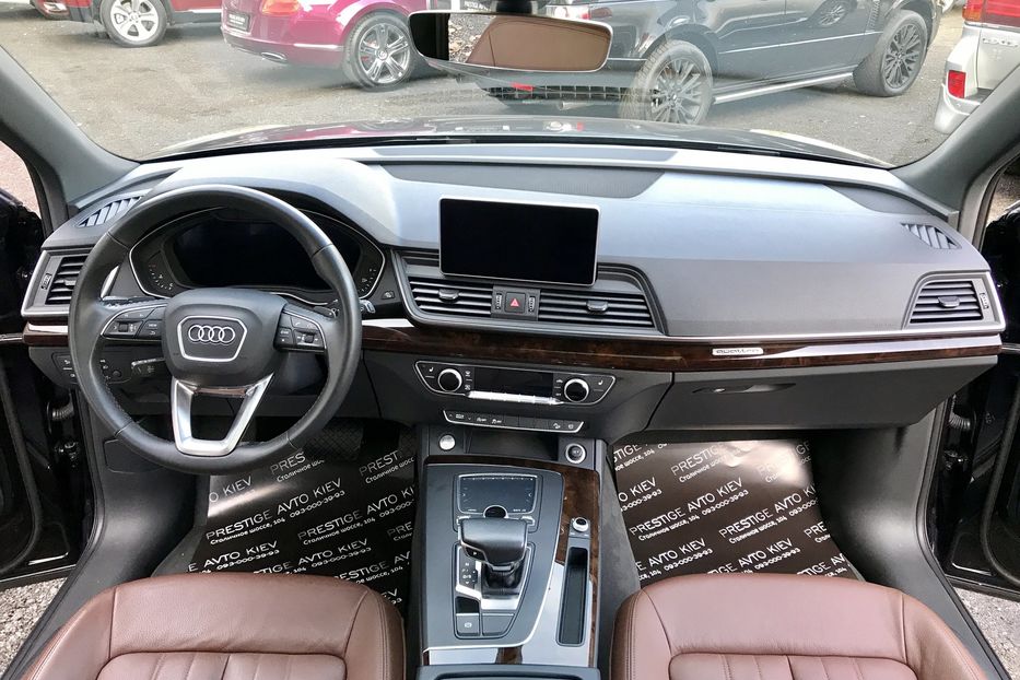 Продам Audi Q5 2.0 T 2018 года в Киеве