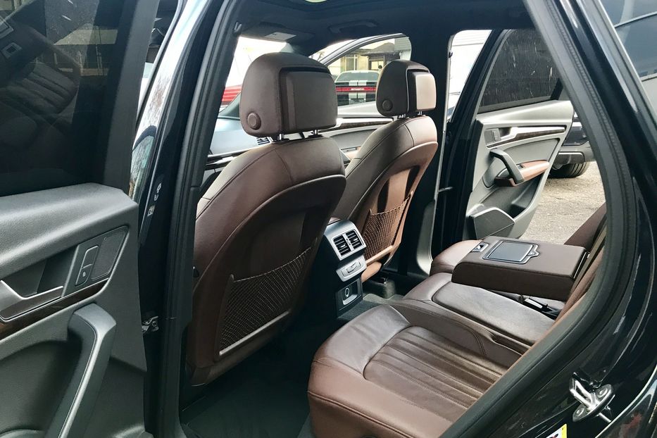 Продам Audi Q5 2.0 T 2018 года в Киеве
