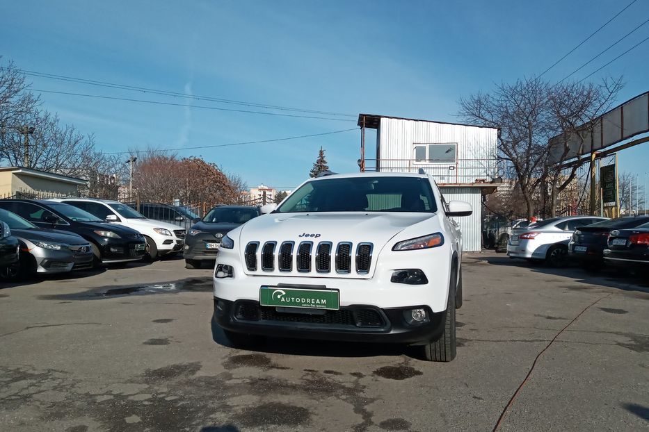 Продам Jeep Cherokee LATITUDE 2016 года в Одессе