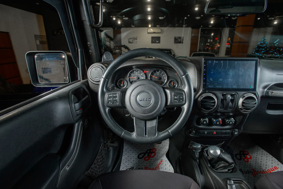 Продам Jeep Wrangler 2013 года в Одессе