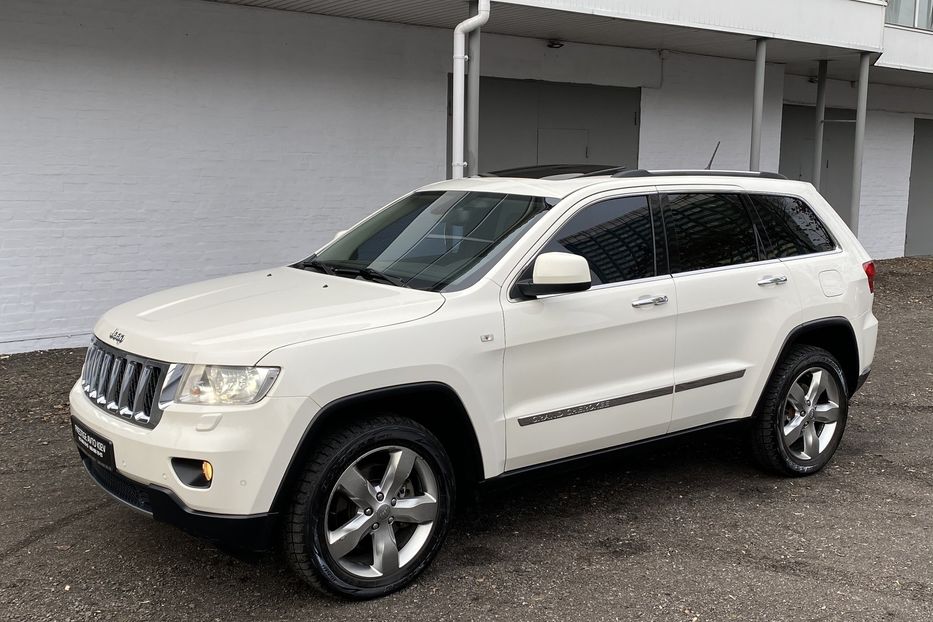 Продам Jeep Grand Cherokee OVERLAND MAX FULL Официальный 2013 года в Киеве