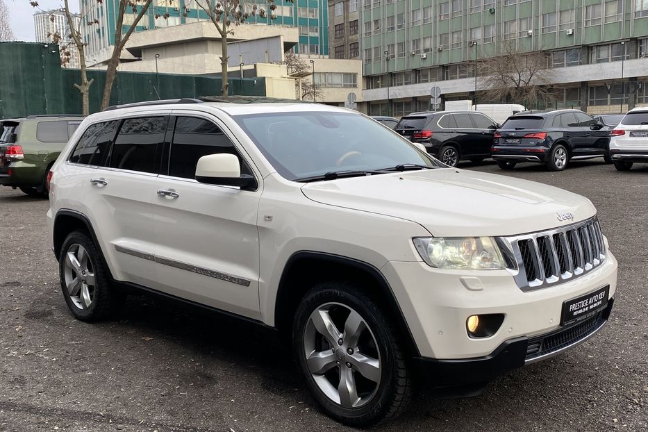 Продам Jeep Grand Cherokee OVERLAND MAX FULL Официальный 2013 года в Киеве