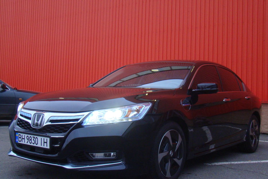 Продам Honda Accord HYBRYD 2014 года в Одессе