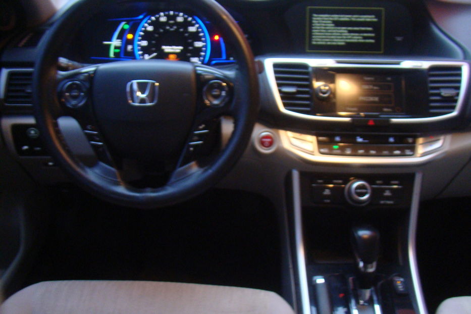 Продам Honda Accord HYBRYD 2014 года в Одессе