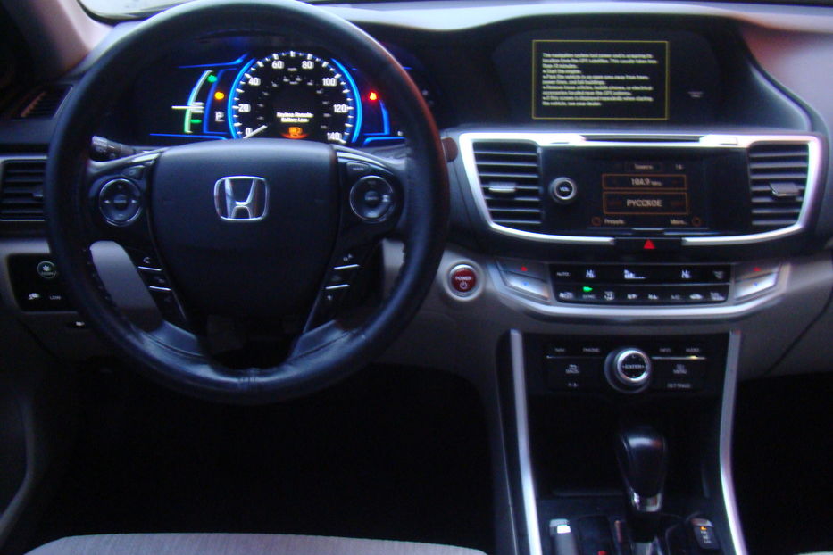 Продам Honda Accord HYBRYD 2014 года в Одессе