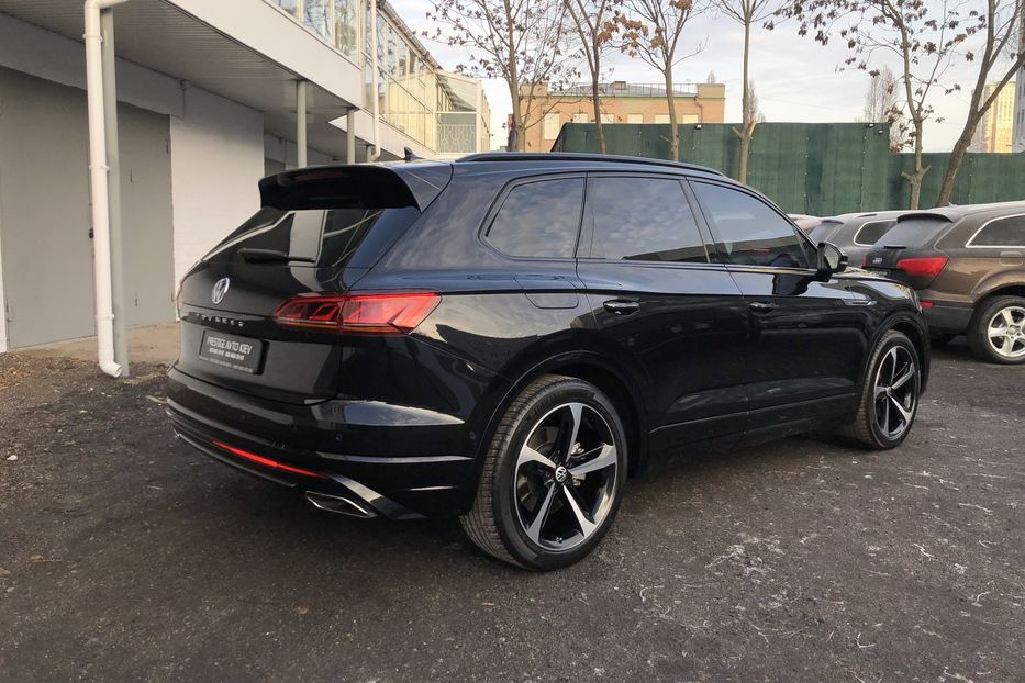 Продам Volkswagen Touareg 3.0 TFSI R-LINE Официальный 2019 года в Киеве