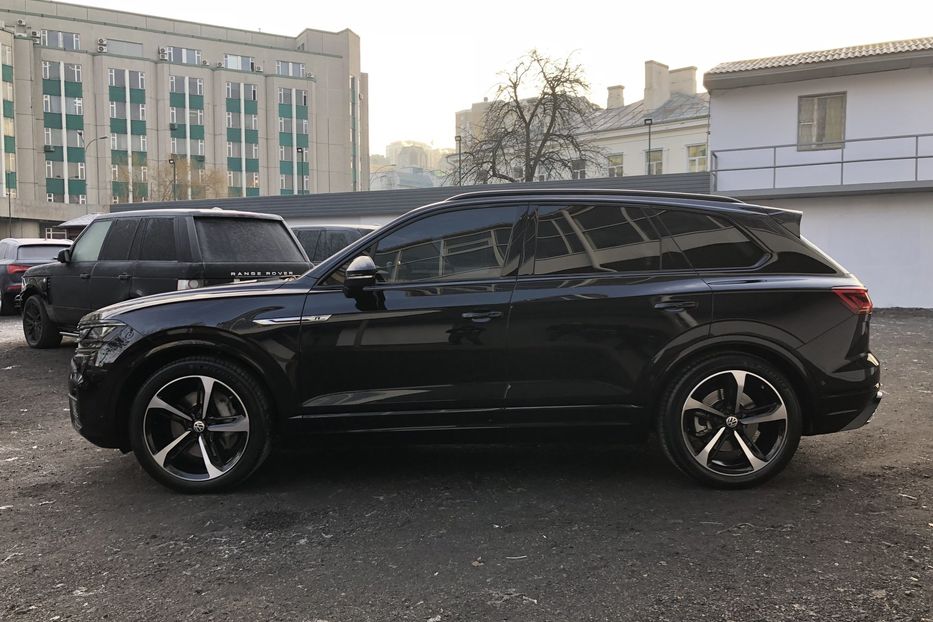 Продам Volkswagen Touareg 3.0 TFSI R-LINE Официальный 2019 года в Киеве