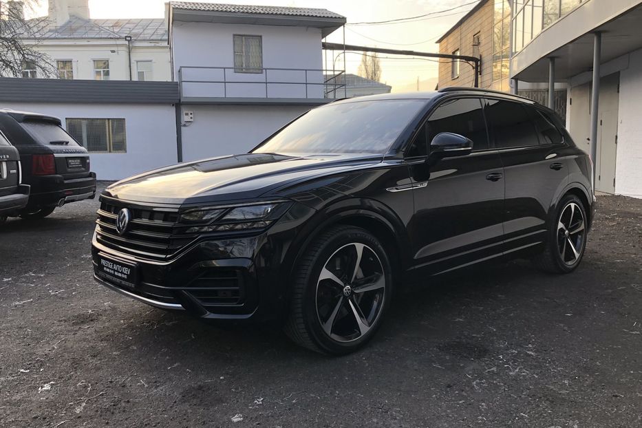 Продам Volkswagen Touareg 3.0 TFSI R-LINE Официальный 2019 года в Киеве
