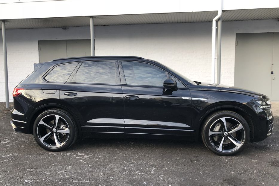 Продам Volkswagen Touareg 3.0 TFSI R-LINE Официальный 2019 года в Киеве