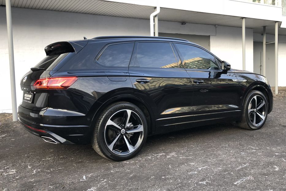 Продам Volkswagen Touareg 3.0 TFSI R-LINE Официальный 2019 года в Киеве