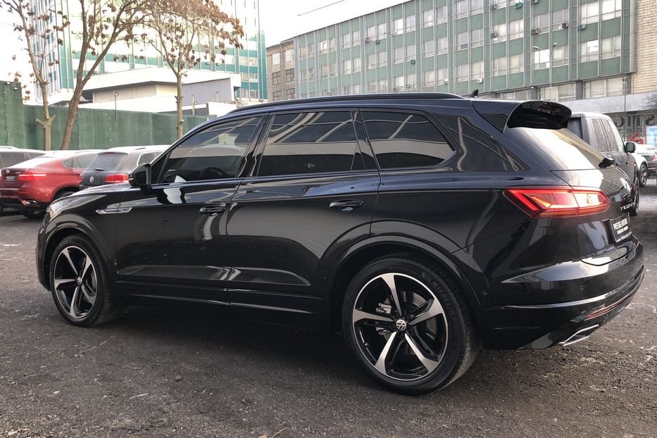 Продам Volkswagen Touareg 3.0 TFSI R-LINE Официальный 2019 года в Киеве