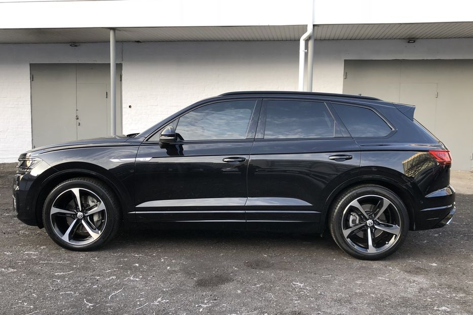 Продам Volkswagen Touareg 3.0 TFSI R-LINE Официальный 2019 года в Киеве