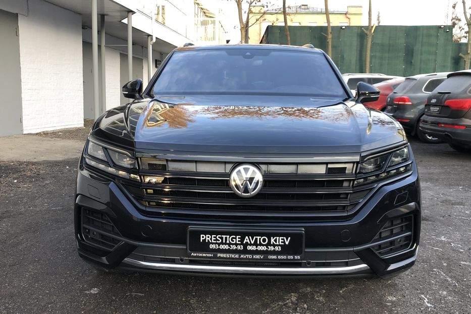 Продам Volkswagen Touareg 3.0 TFSI R-LINE Официальный 2019 года в Киеве