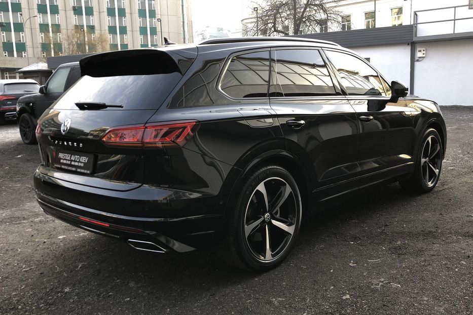 Продам Volkswagen Touareg 3.0 TFSI R-LINE Официальный 2019 года в Киеве