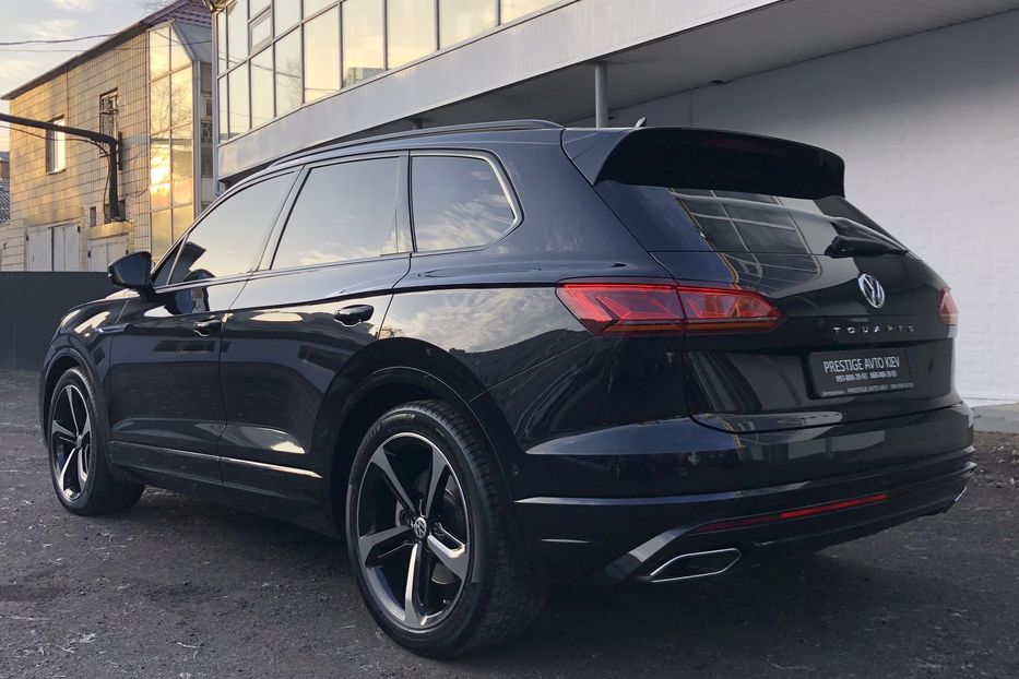 Продам Volkswagen Touareg 3.0 TFSI R-LINE Официальный 2019 года в Киеве