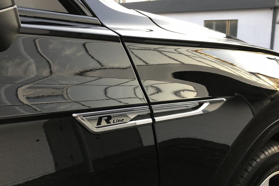 Продам Volkswagen Touareg 3.0 TFSI R-LINE Официальный 2019 года в Киеве